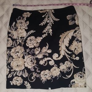 EUC  WHBM pencil skirt size 8